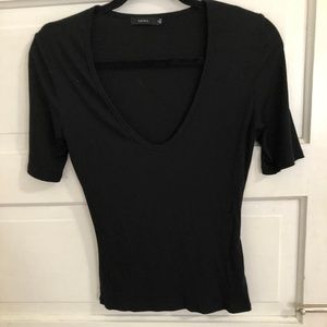 Black Aritzia ribbed v neck tee - LIKE NEW!